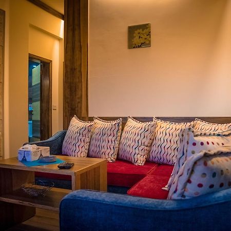 White Cedar Hotel &Resort Аль-Арз Экстерьер фото