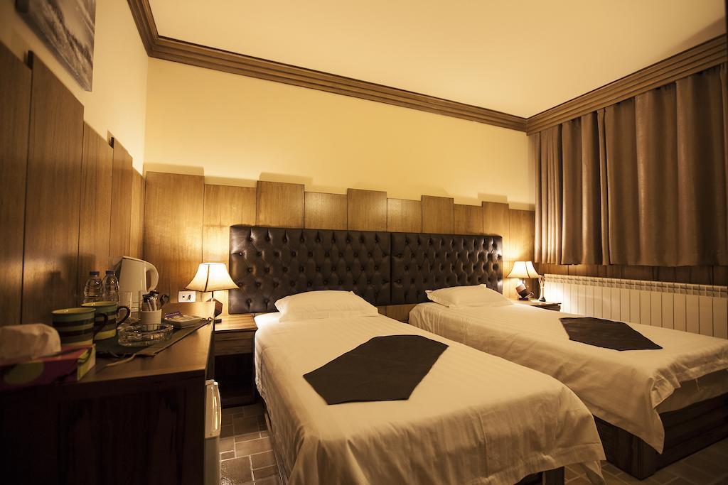 White Cedar Hotel &Resort Аль-Арз Экстерьер фото