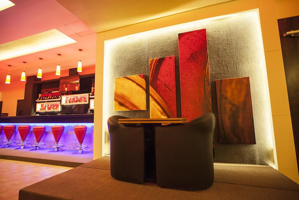 White Cedar Hotel &Resort Аль-Арз Экстерьер фото