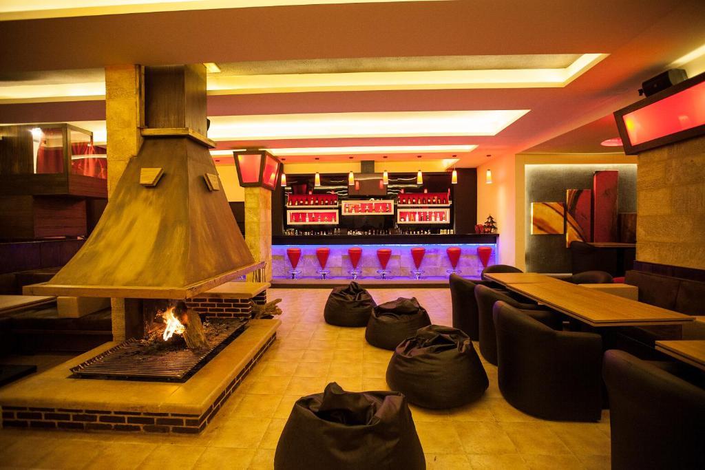 White Cedar Hotel &Resort Аль-Арз Экстерьер фото